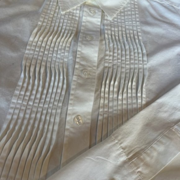 Sharp-looking long-sleeved tuxedo shirt - Picture 2 of 4